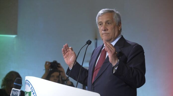 Ue, Tajani “Non si può governare con Le Pen o Afd”