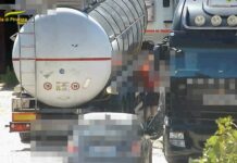 Roma, 15 arresti per traffico illecito di carburanti e corruzione