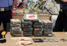 Cocaina ripescata in mare, undici fermati a Lampedusa