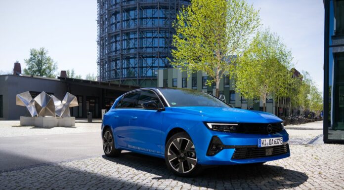 Con la nuova Opel Astra piacere di guida e sostenibilità