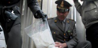 Nave con 5.3 tonnellate di cocaina nel mare di Sicilia, 5 arresti