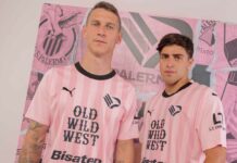 Due tonalità di rosa nella nuova maglia Puma del Palermo