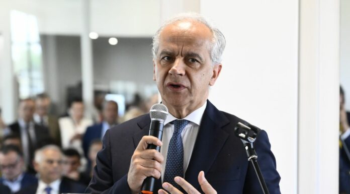 Piantedosi “Lampedusa merita il Nobel per l’accoglienza dei migranti”