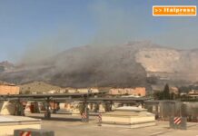 Incendi nel Palermitano, evacuate 1500 persone