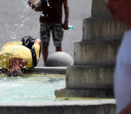 Caldo in aumento in Italia, giovedì 27 agosto bollino rosso in tre città