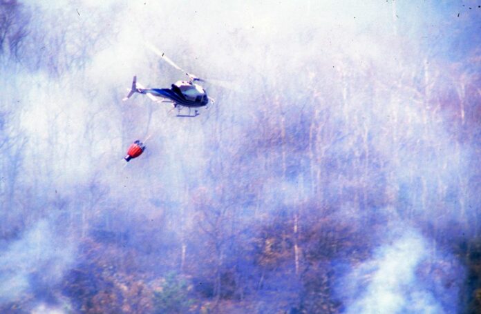 INCENDI NEI BOSCHI VIGILI DEL FUOCO