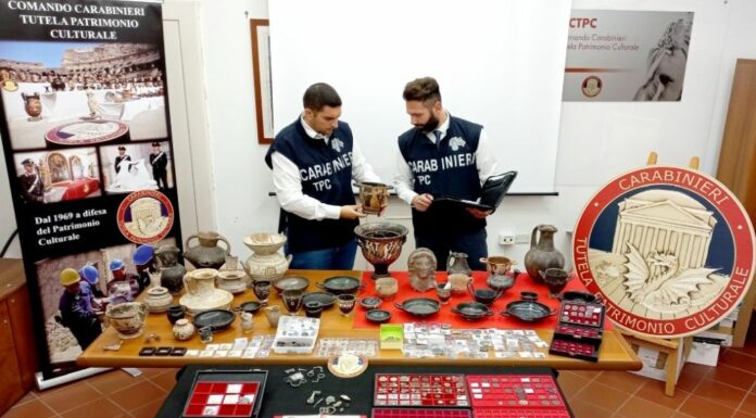 Scavi clandestini, a Caserta ingente sequestro di reperti archeologici