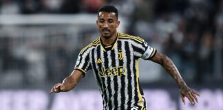 Milan avanti due volte, la Juve rimonta e vince ai rigori