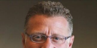 Manager di 58 anni muore per un malore a bordo del suo yacht