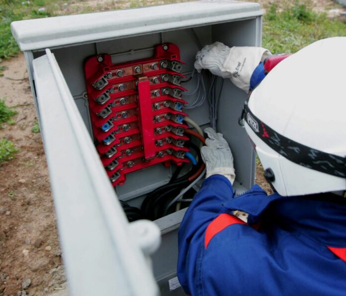 OPERATORI ENEL: ALLACCI CONTATORI ELETTRICI