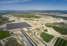 Bmw lancia un sito per i test di guida e parcheggio automatizzati