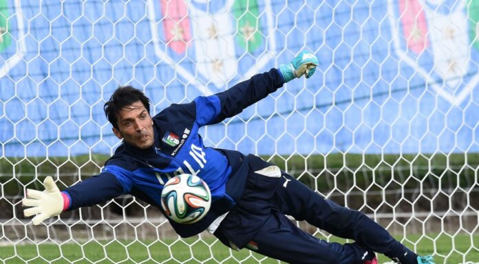Buffon lascia il calcio “Ti ho dato tutto”