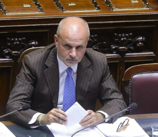 Hantavirus, Schillaci “I cittadini devono stare tranquilli, non è il Covid”. Negativi i test analizzati a Milano e allo Spallanzani
