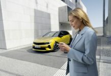 Con OpelConnect tre nuovi pacchetti di servizi semplici da usare