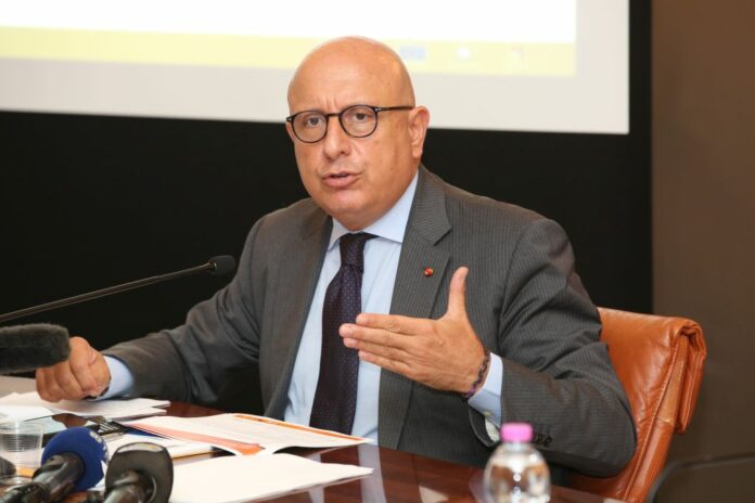 IL PRESIDENTE MUSUMECI IN CONFERENZA STAMPA PRESENTA IL PIANO COVID SICILIA