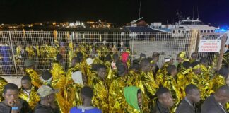 Un’altra notte di sbarchi di migranti a Lampedusa