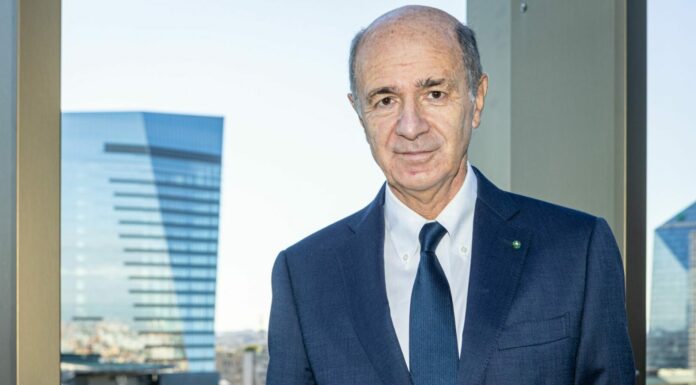 Passera “La tassa sulle banche va cambiata”