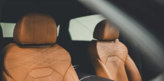 Bentley nel suo percorso sostenibile lancia la pelle Olive Tan