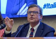 Salario minimo, Calenda “Nessuno ha sbattuto la porta”