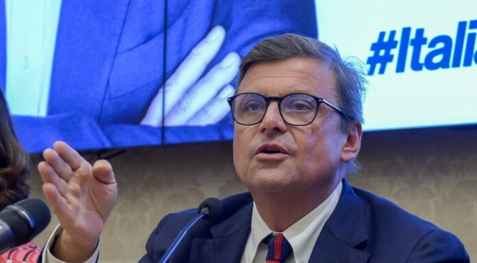 Salario minimo, Calenda “Nessuno ha sbattuto la porta”