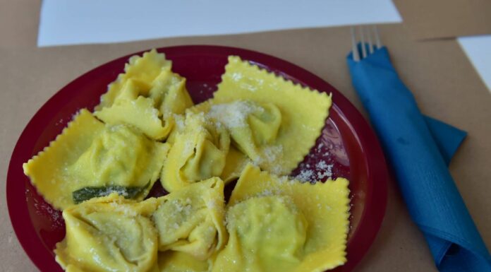 A Ferragosto Italia “spaccata” a tavola tra tradizione e innovazione