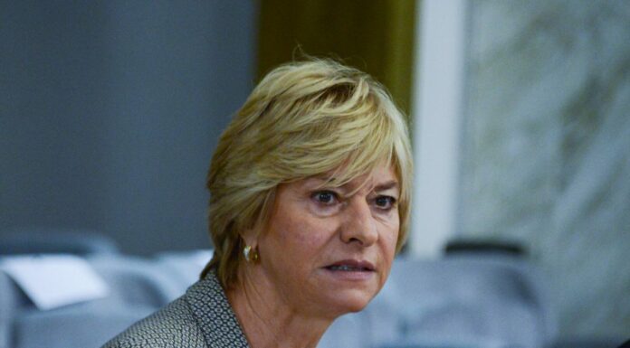 Pinotti “Basta machismo, da ministra ho celebrato l’unione di due soldatesse”
