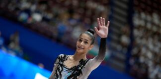 Sofia Raffaeli insegue il bis iridato con “Il Mondo” di Iako