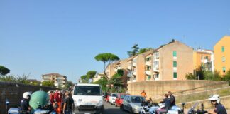 Controlli a tappeto della polizia nel quartiere di San Basilio a Roma