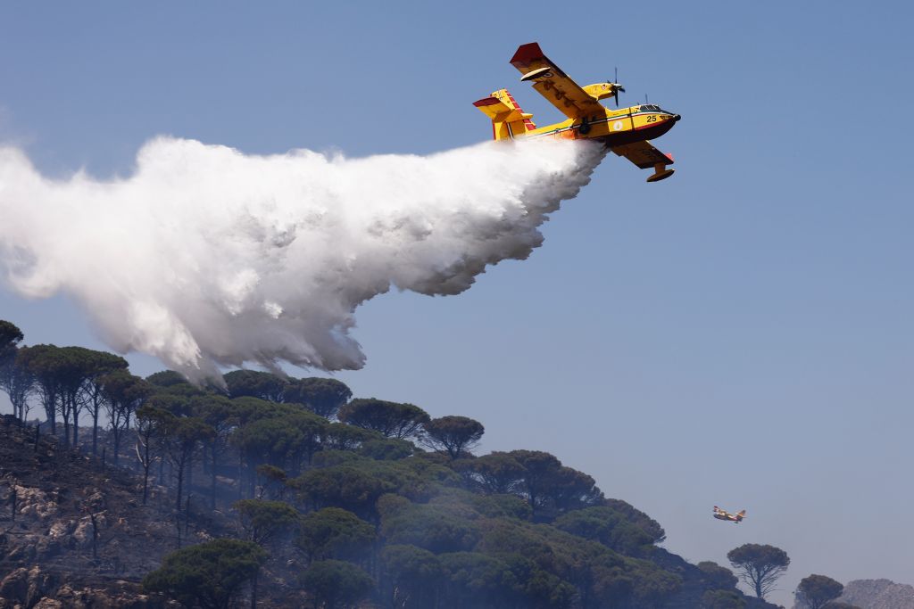 Incendi in Sicilia, domati diversi roghi ma resta l’allerta