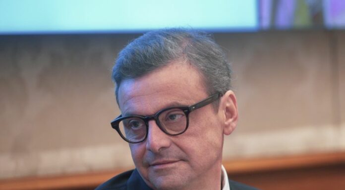Calenda “Mettere le risorse sulla sanità”