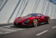 Torna l’Alfa Romeo 33 Stradale, un capolavoro a quattro ruote