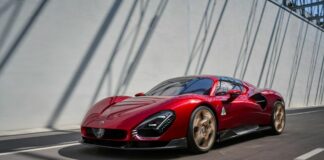 Torna l’Alfa Romeo 33 Stradale, un capolavoro a quattro ruote