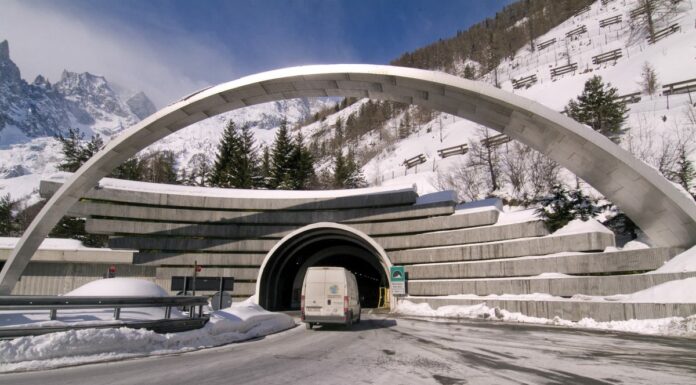 Mit “Accordo con la Francia per evitare la chiusura del Monte Bianco”