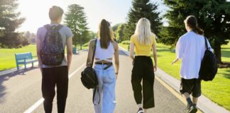 Be Real e Tik Tok: le app della Generazione Z. I ragazzi di oggi sono meno materiali di come li raccontano