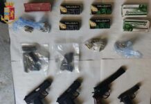 Polizia sequestra un arsenale in un centro sportivo nel lodigiano
