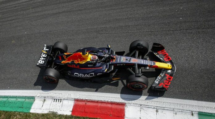 Verstappen vince a Monza 10a di fila, sul podio Perez e Sainz