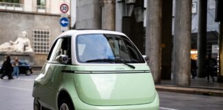 Microlino, prodotta la millesima microcar 100% elettrica e made in Italy