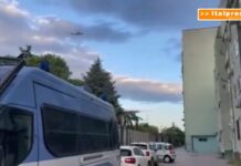 Blitz interforze al “Parco Verde” di Caivano, impegnati 400 uomini. Meloni “No a zone franche”