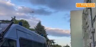 Blitz interforze al “Parco Verde” di Caivano, impegnati 400 uomini. Meloni “No a zone franche”