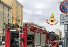 Fumo in una discoteca di Milano, intervengono i Vigili del Fuoco