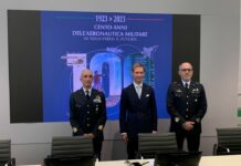 Frecce tricolori su Milano per i 100 anni dell’Aeronautica Militare