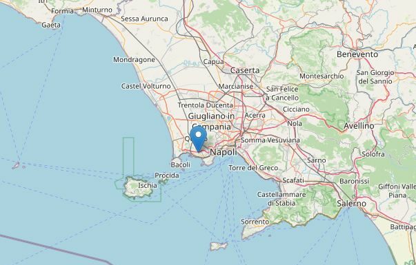 Terremoto di magnitudo 3.8 tra Napoli e Pozzuoli, gente in strada