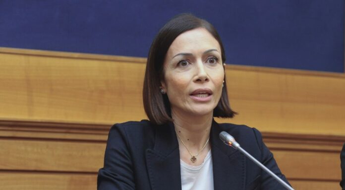 Carfagna “Lotta contro violenza sulle donne diventi priorità condivisa”