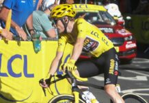 Alla Vuelta Vingegaard svetta sul Tourmalet, Kuss resta leader