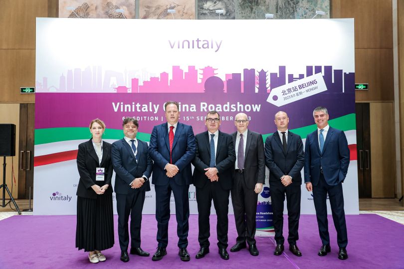 Inaugurata a Pechino la 6^ edizione del Vinitaly China Roadshow Inaugurata a Pechino la 6^ edizione del Vinitaly China Roadshow