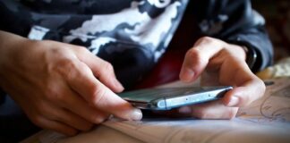 Ricerca Bicocca, l’uso precoce dello smartphone riduce l’apprendimento