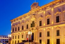 Italiano multato per avere danneggiato ingresso sede Premier a Malta