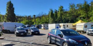 Roma, pubblicano video su Tik Tok sgraditi e parte la rappresaglia