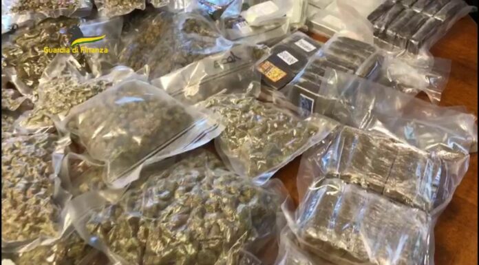 Sequestrati 120 chili di droga tra Caltanissetta e Roma, 12 arresti