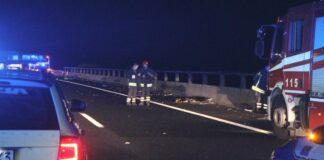 Scontro sull’A1 fra un tir e un bus migranti, 2 morti e 25 feriti